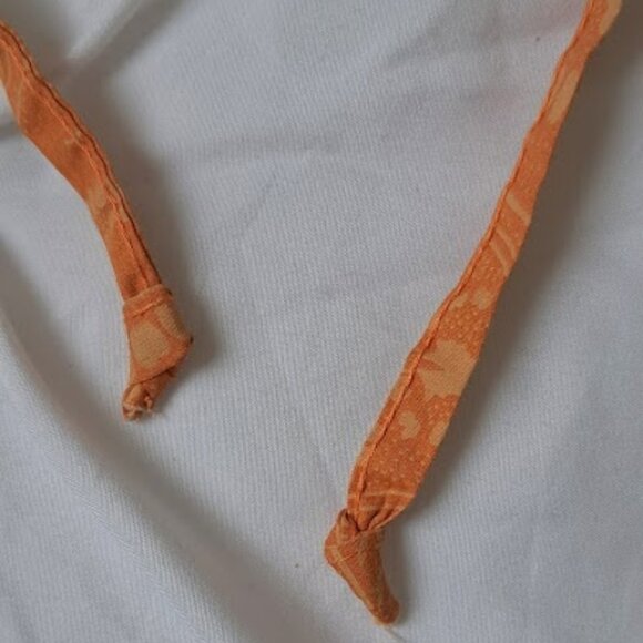 Orange with cream pattern crop top tied at neck and back Small Le Chateau - Picture 12 of 12